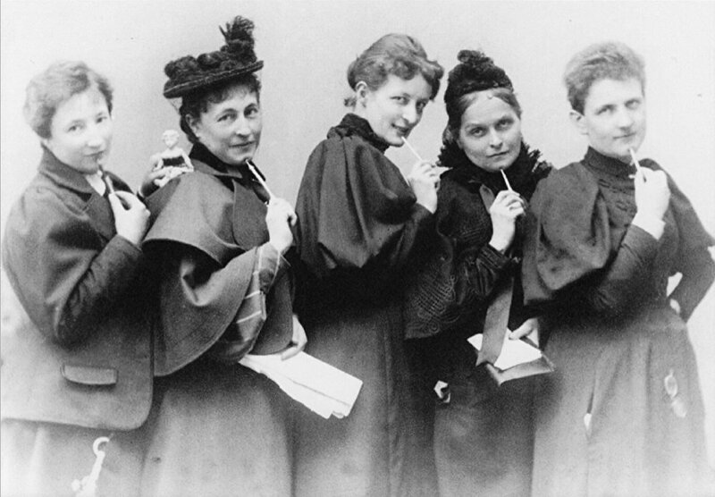Wichtige Feministinnen des späten 19. und beginnenden 20. Jahrhunderts, 1894