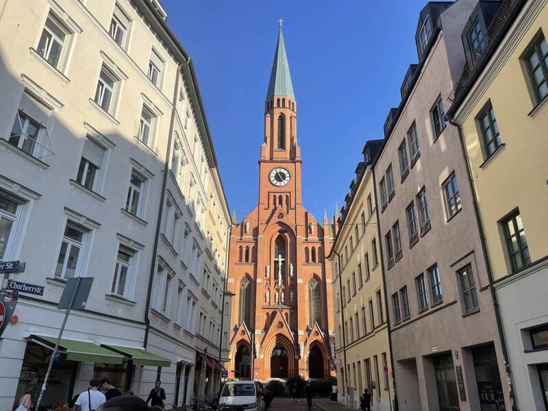 Die Fassade, 2026