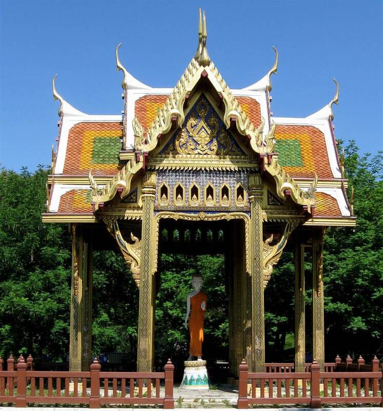 Thailändische Sala mit Buddha-Statue (2009)