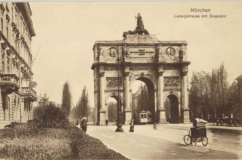 Das Siegestor um 1900